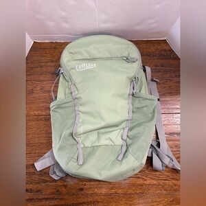 Camelbak Cloud Walker 18 hydration pack, 2.5 liter hydration, NEW without tags